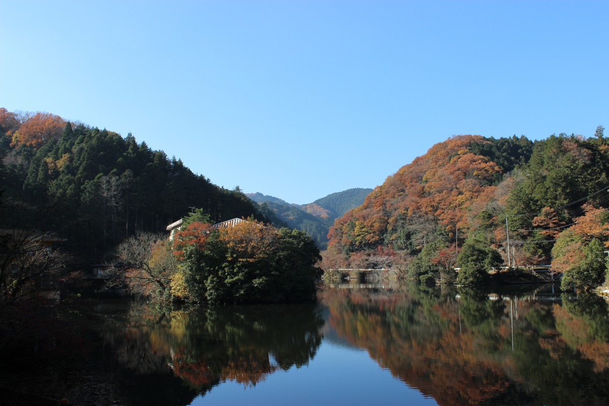 【埼玉県毛呂山町】散歩しながら、紅葉も楽しめる鎌北湖　実は心霊スポットが近くに！！