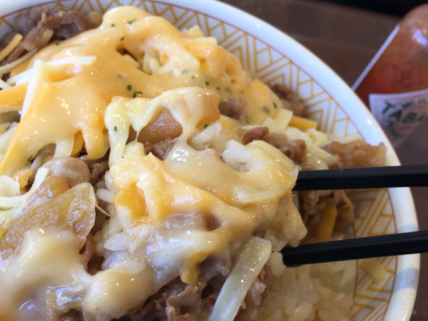 とろーり３種のチーズ牛丼【埼玉県】すき家 牛丼メニューを全部食べてみた感想と店舗一覧