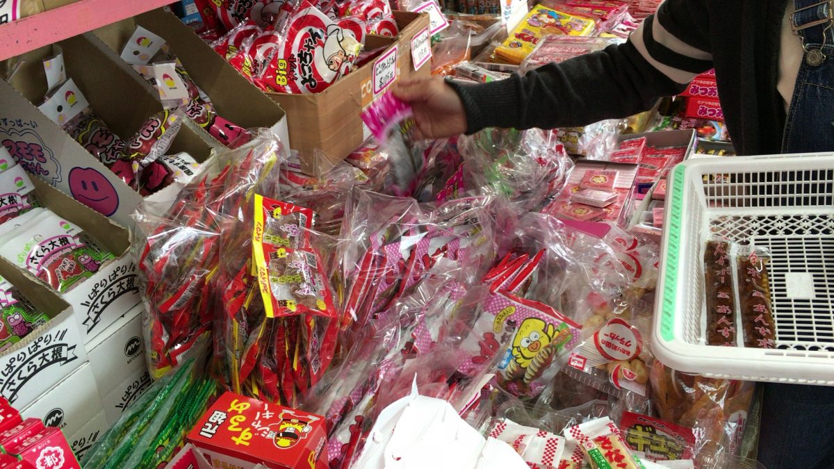 【川越市 菓子屋横丁】駄菓子とはかり飴のお店「江戸屋」にいってきた