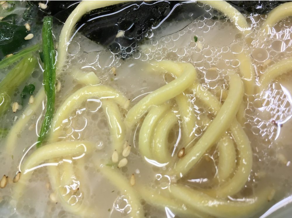 【さいたま市西区】「山岡家」って独特の豚骨のにおいがする！それと塩ラーメンを食べてきた