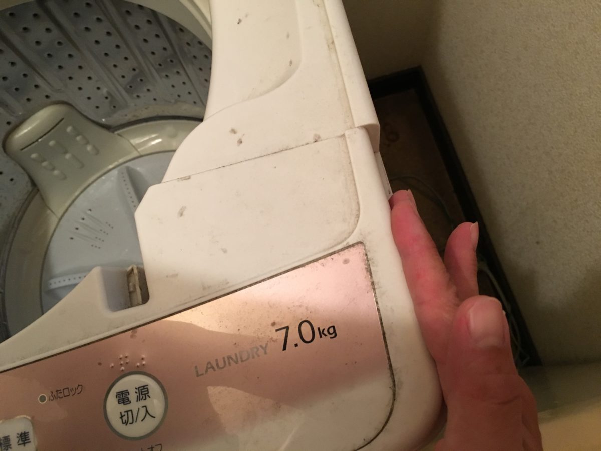 洗濯物が臭いので、自分で洗濯機の分解掃除をしてみた！アクア AQW-KP70
