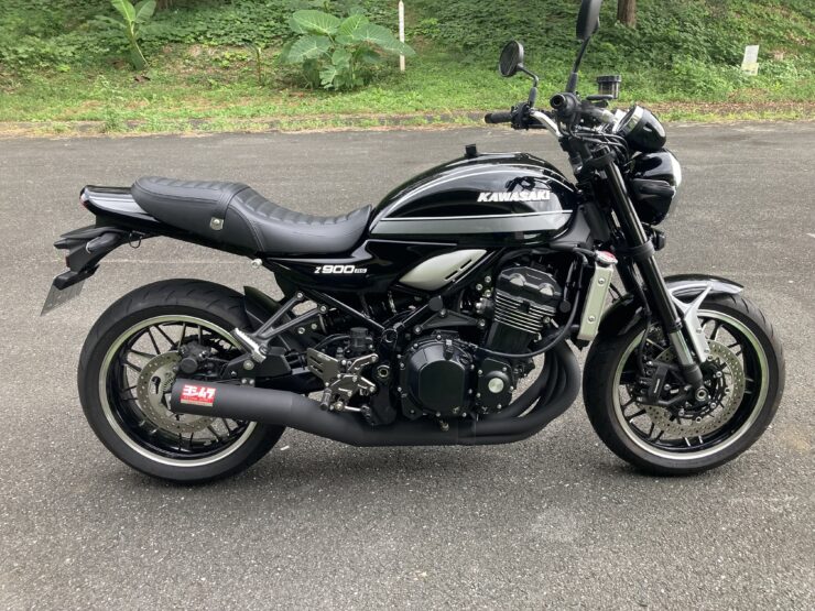 Z900RS×ヨシムラX-TREAD!操作性が激変するバックステップをレビュー