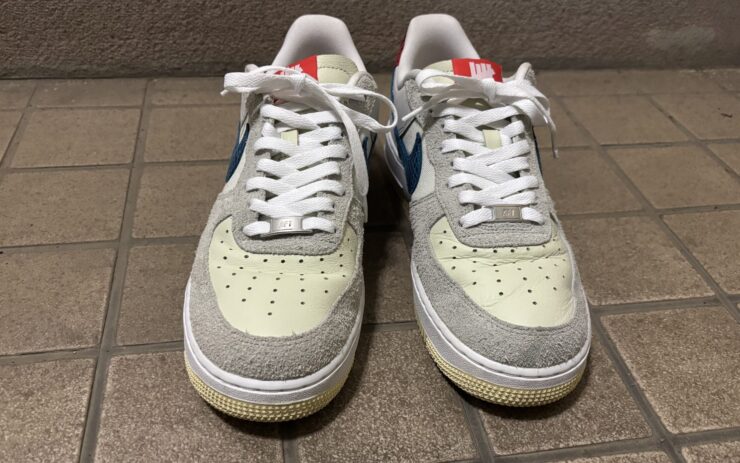 【実機レビュー】UNDEFEATED × Nike Air Force 1 Low (DM8461-001) のサイズ感とディテールを徹底解説！ "Dunk vs AF1"の魅力とは？